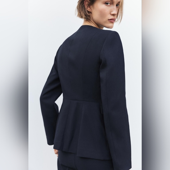 TAILORED ROUND NECK BLAZER SIZE XS - Picture 4 of 7